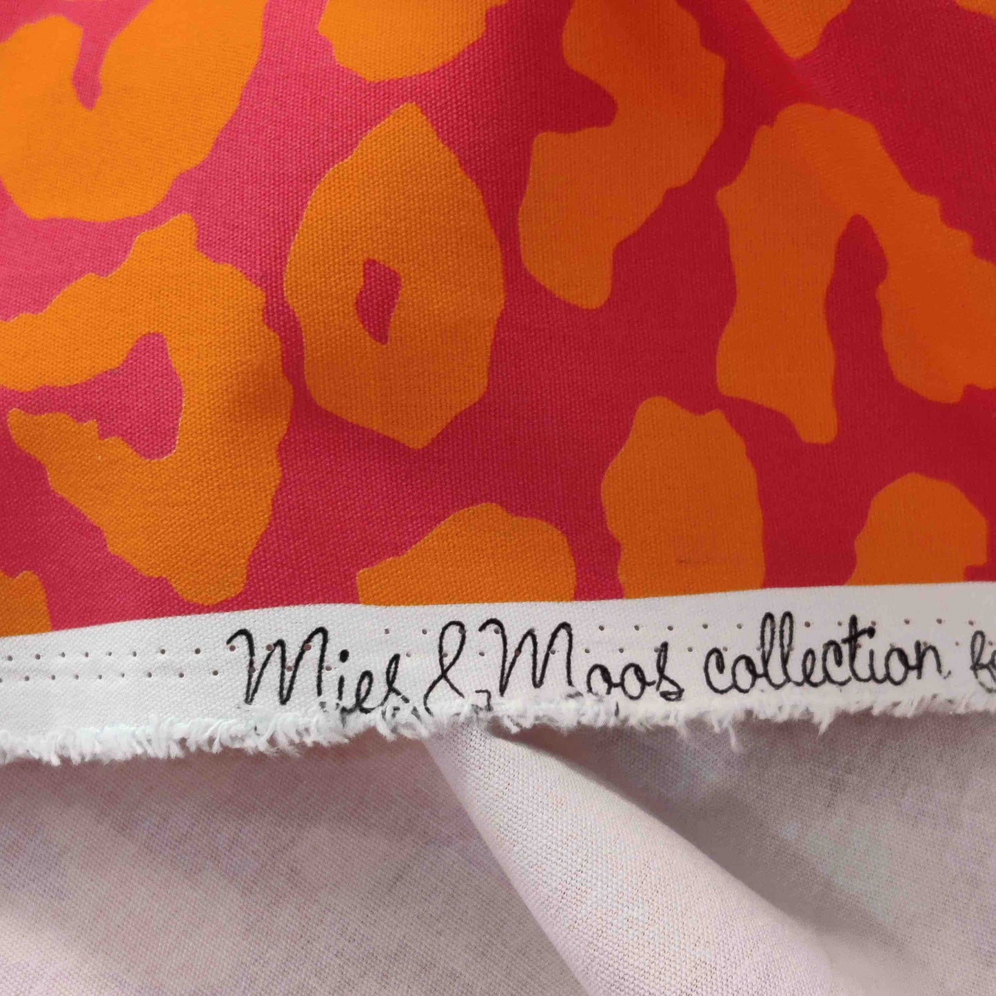 Canvasstoff mit Leoprint pink orange