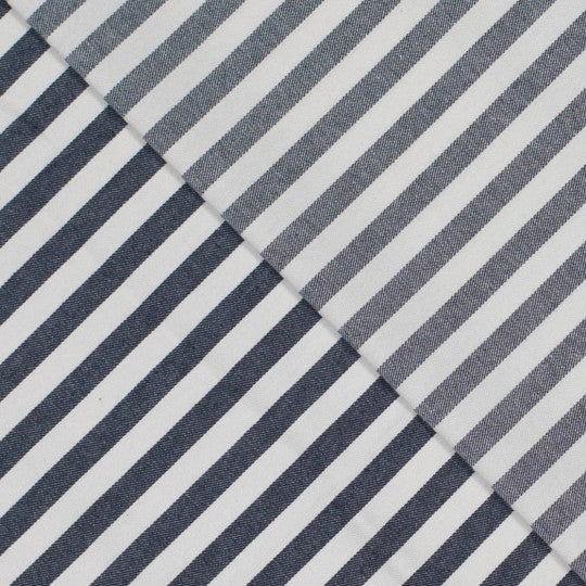 Gestreifter Jeansstoff blau weiß