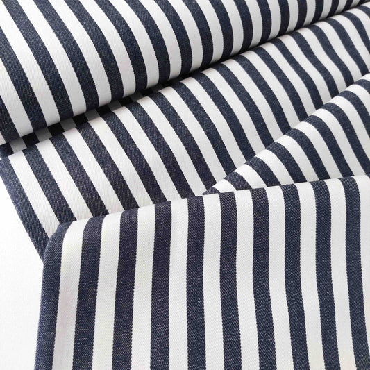 Gestreifter Jeansstoff blau weiß