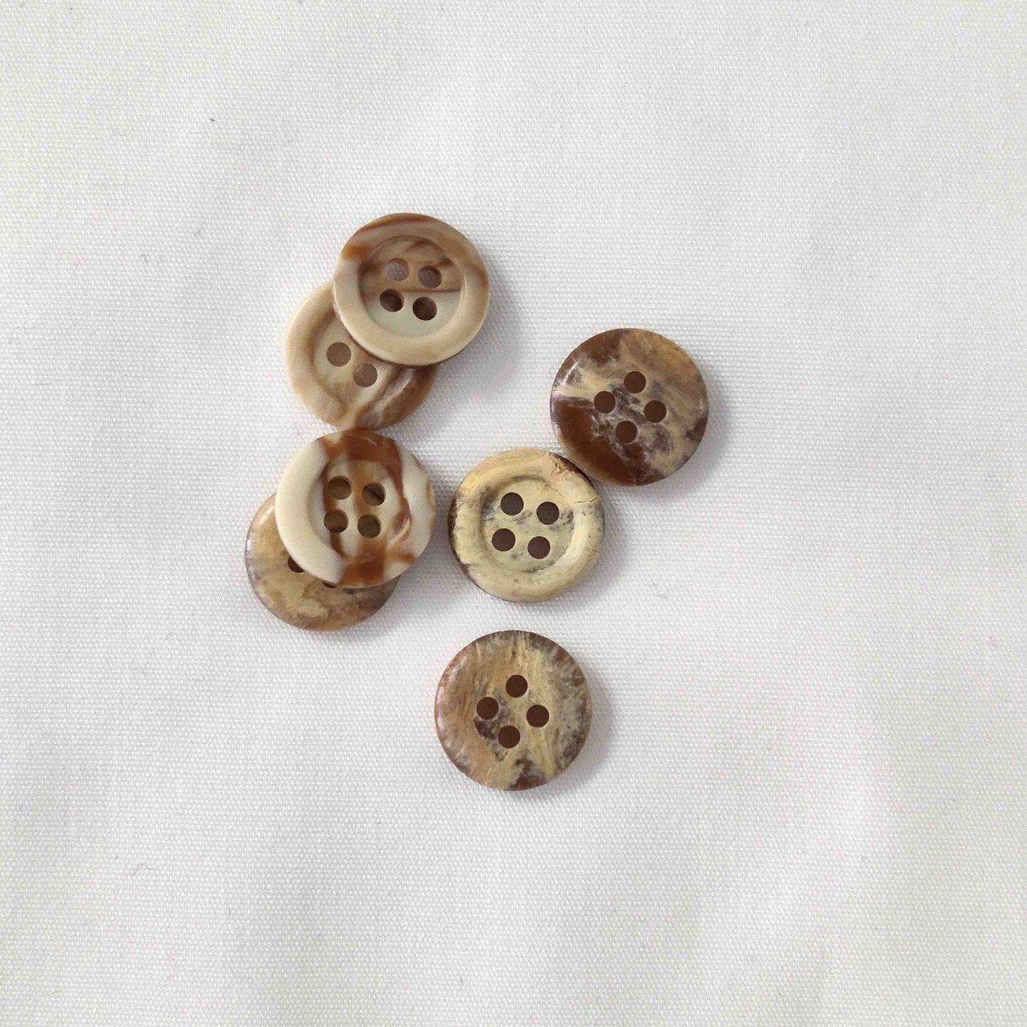 Polyester Knopf 4-Loch 10 mm