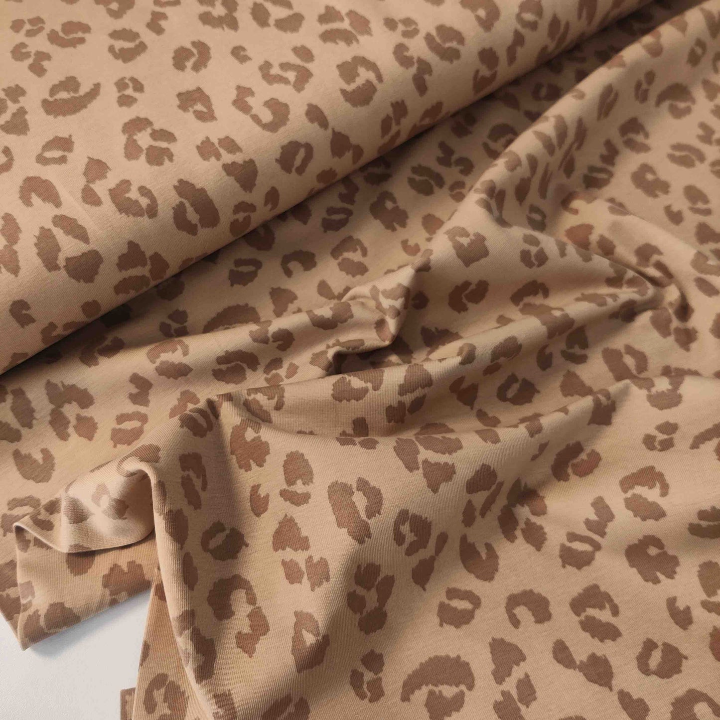 Jerseystoff vom Meter mit Leomuster