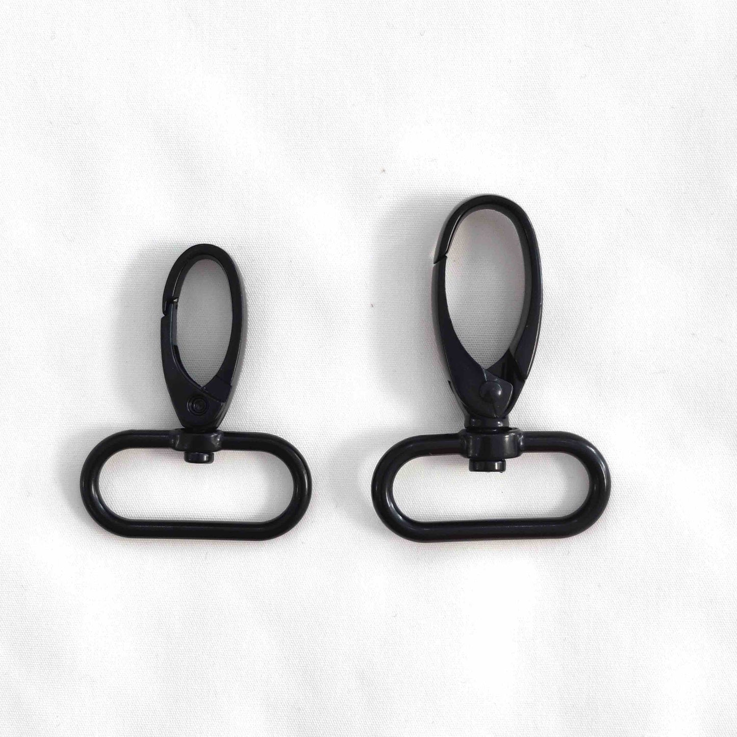 Metall-Karabiner 30 mm, schwarz – 2 Hakengrößen