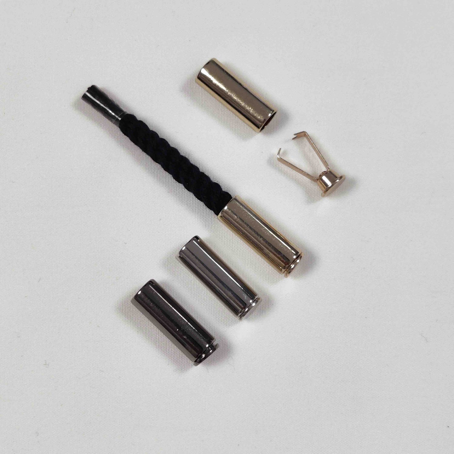 Kordelenden mit Kralle, 2 Stück