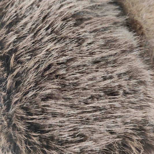 Kunstfell „Fur Andy“, weich und dicht, gleichmäßige Florhöhe. Ideal für Jacken, Westen, Taschen, Kissen und Accessoires.