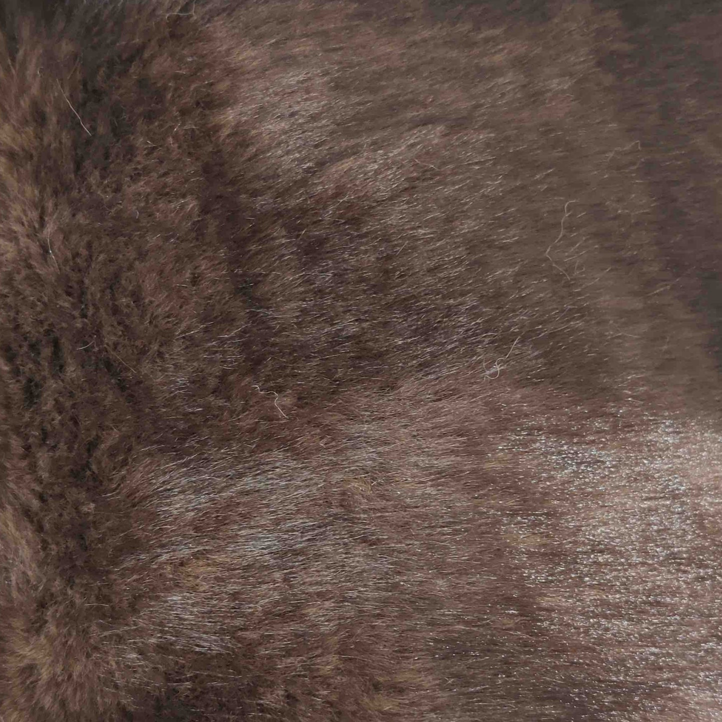 Kunstfell „Fur 2 Tone“, zweifarbig, weich und dicht. Ideal für Jacken, Westen, Taschen, Kissen und kreative Accessoires.