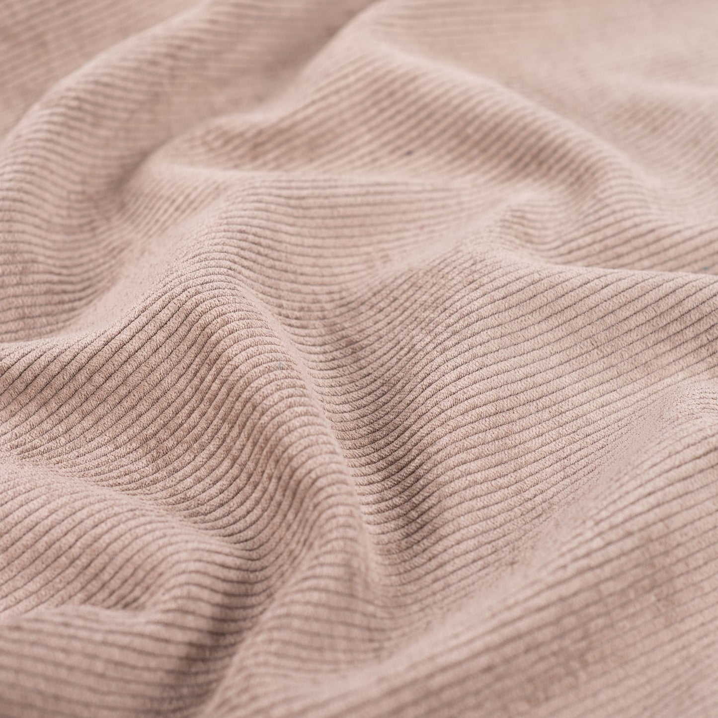 Washed Corduroy Bonded Stoff, außen Cord mit Rippenstruktur, innen weiches Kunstfell. Ideal für Jacken, Mäntel, Taschen und Wintermode.