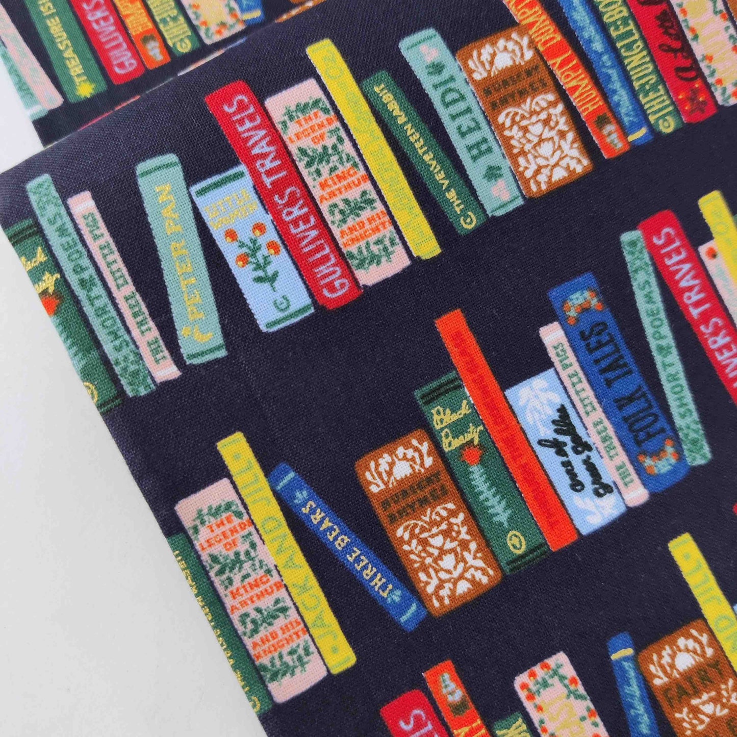 Rifle Paper Baumwolle Curio Book Club