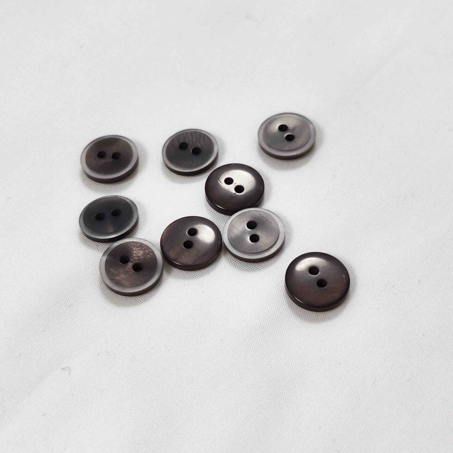 Polyesterknopf 2-Loch 11 mm