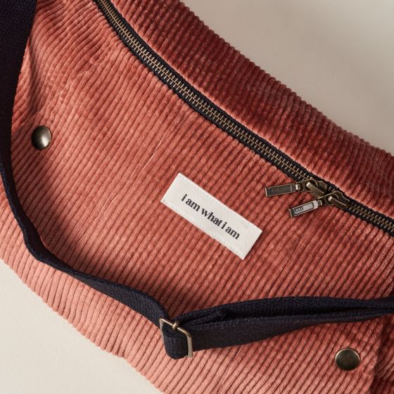 Etikett "I AM WHAT I AM"