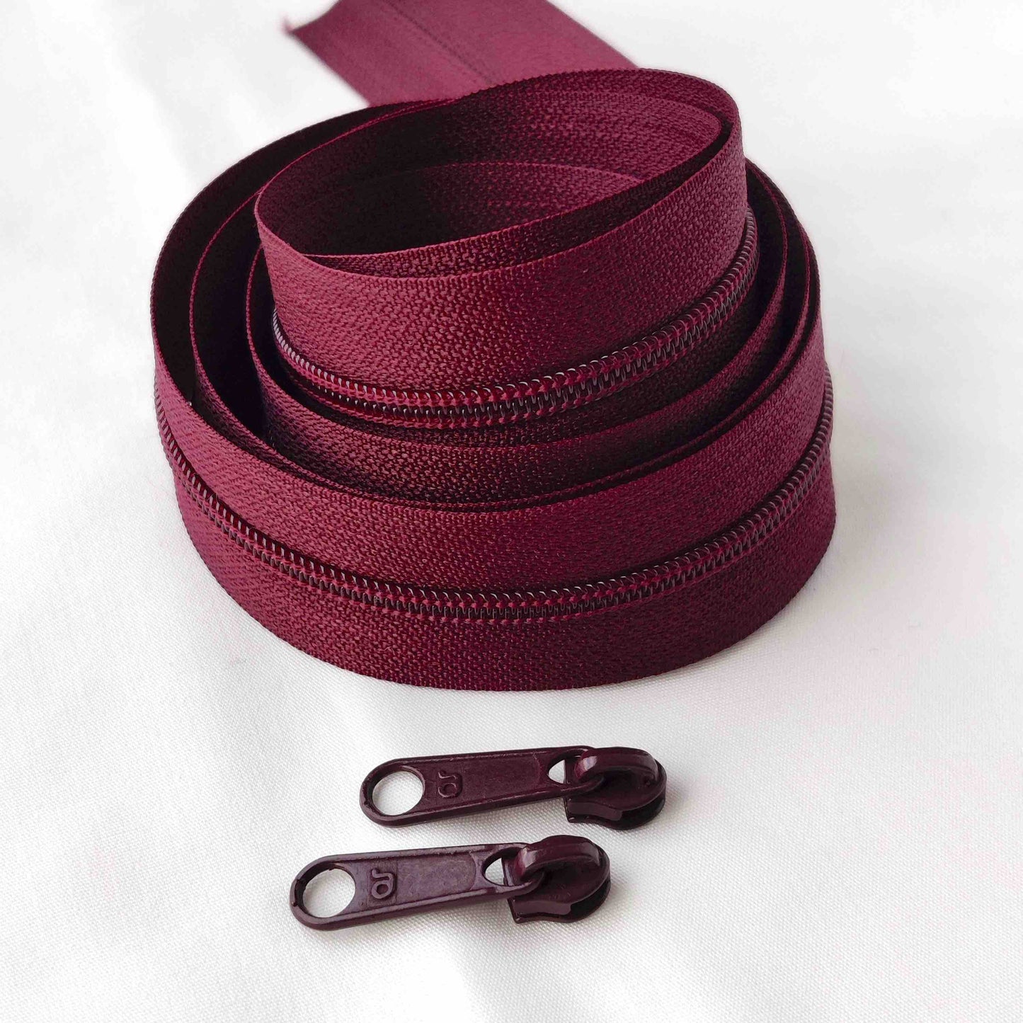 Endlos Reißverschluss mit 3 mm Spirale bordeaux
