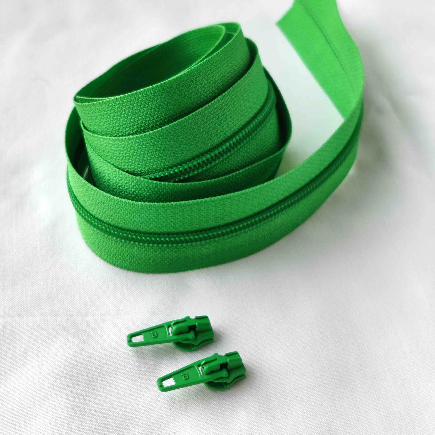 Endlos Reißverschluss mit 3 mm Spirale grüm