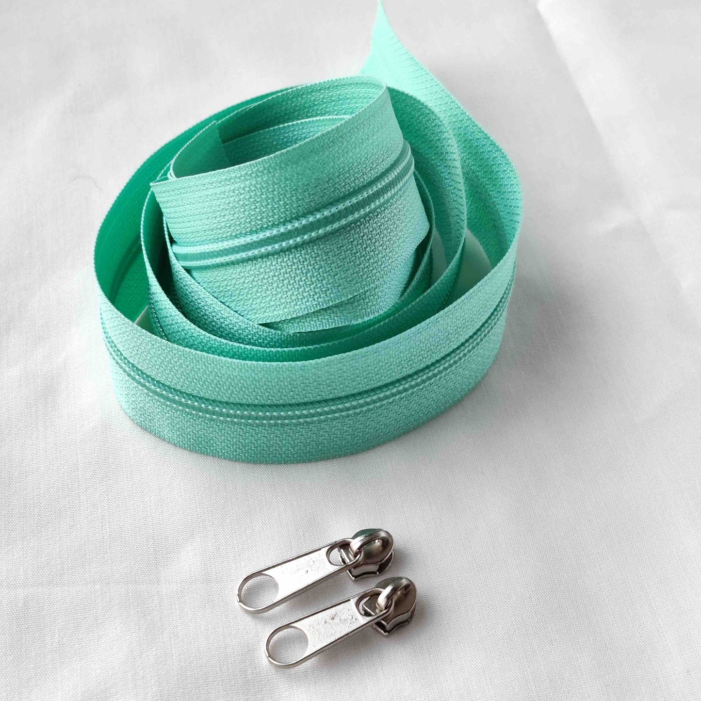 Endlos Reißverschluss mit 3 mm Spirale mint