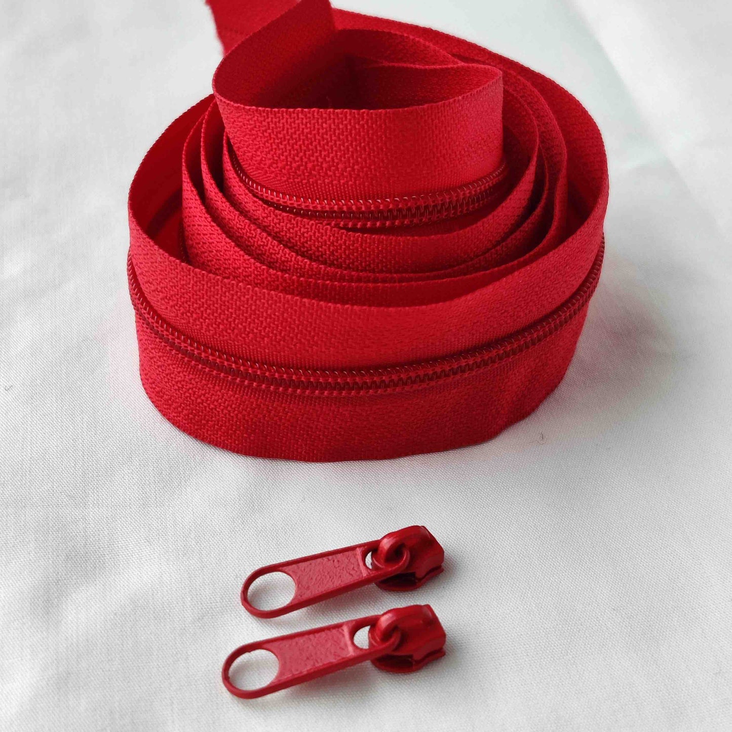 Endlos Reißverschluss mit 3 mm Spirale rot