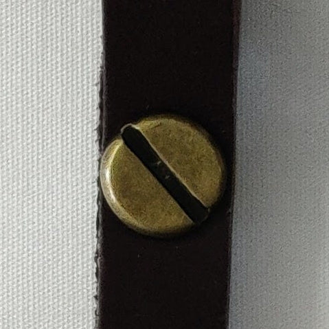 Lederanhänger / Lederschlaufe mit Buchschraube kastanienbraun
