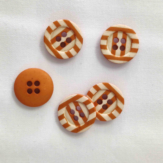 Polyesterknopf Streifen curry 15mm