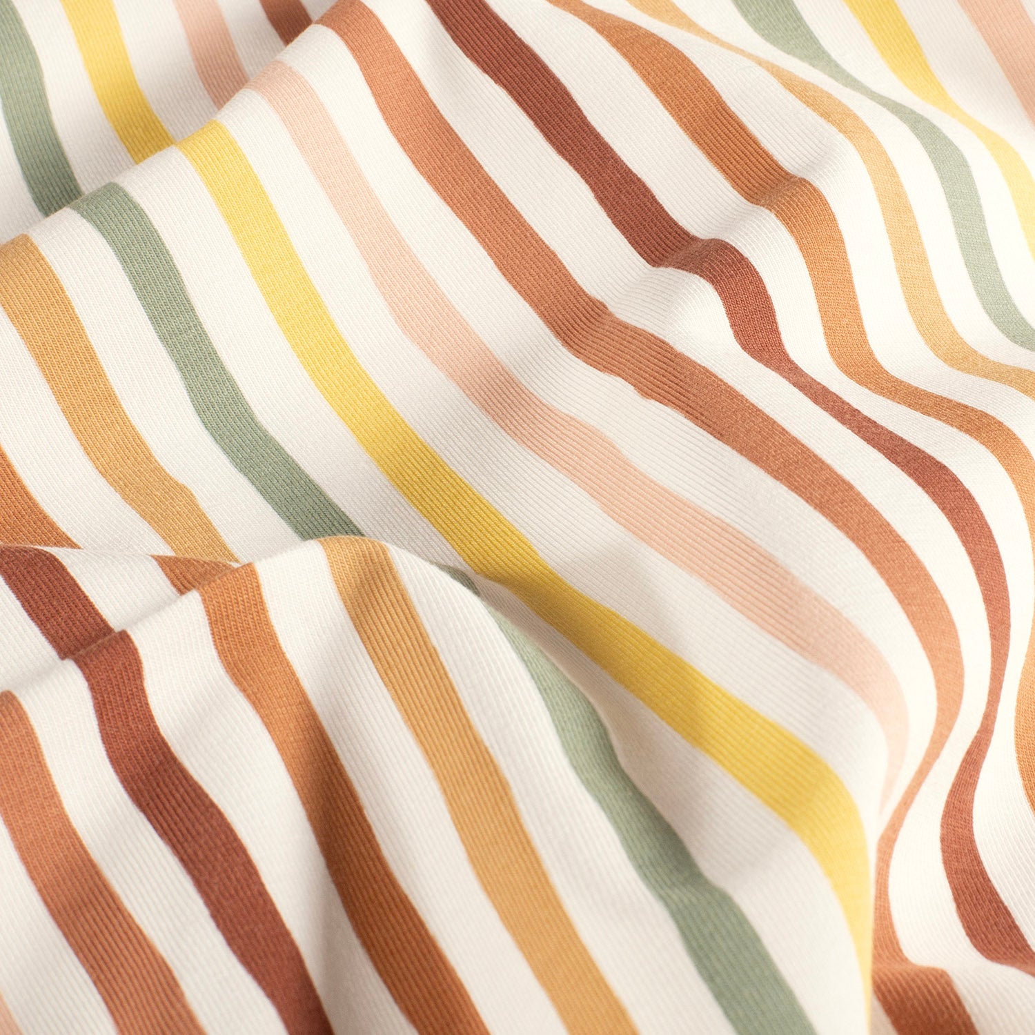 Gestreifter Jersey in bunten Farben. Weich, elastisch und perfekt für Shirts, Kleider, Kinder- und Babymode.