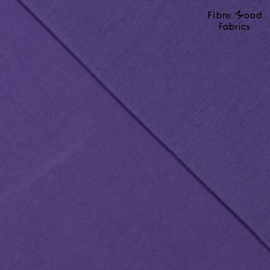 Viskose Twill aus der Fibre Mood Kollektion in sattem Lila mit feiner diagonaler Webstruktur. FM792423-641