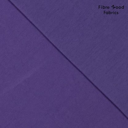 Viskose Twill aus der Fibre Mood Kollektion in sattem Lila mit feiner diagonaler Webstruktur. FM792423-641
