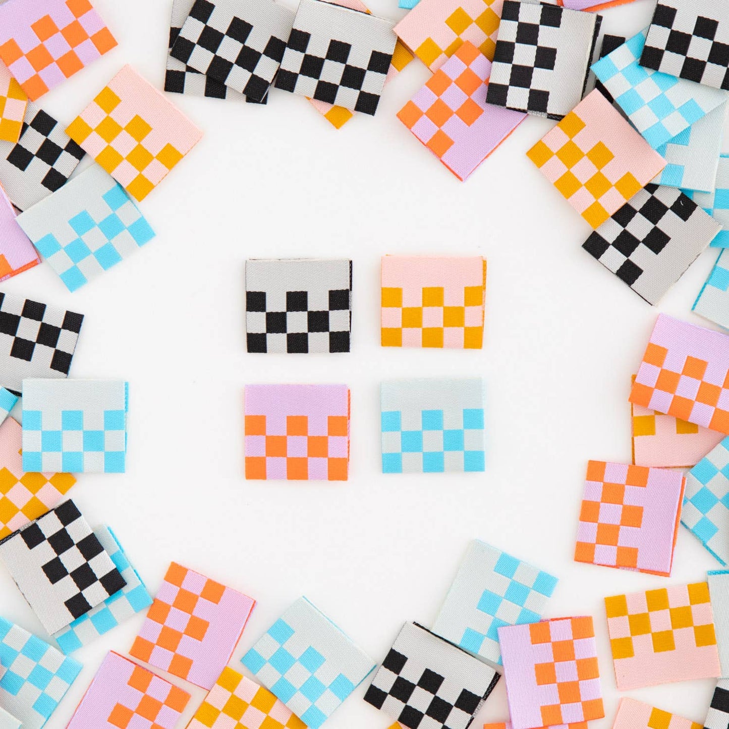 Checkerboard Falz-Etiketten von Sarah Hearts