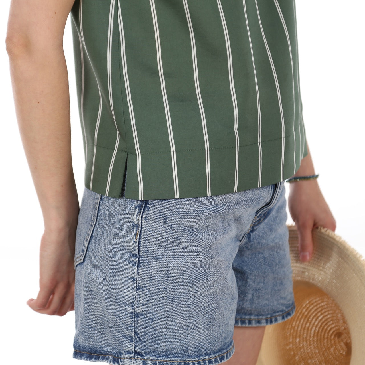 Papierschnittmuster für ein Top mit überkreuzten Blenden in Größe XS-XXL von studio Schnittreif