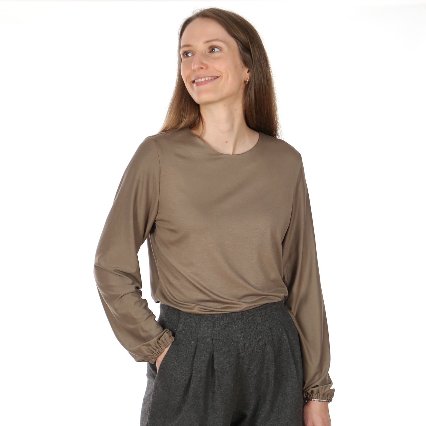 FRAU YELDA Longsleeve mit Schleife | Papierschnitt