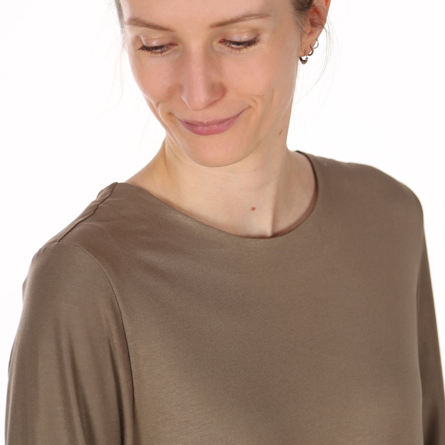 FRAU YELDA Longsleeve mit Schleife | Papierschnitt