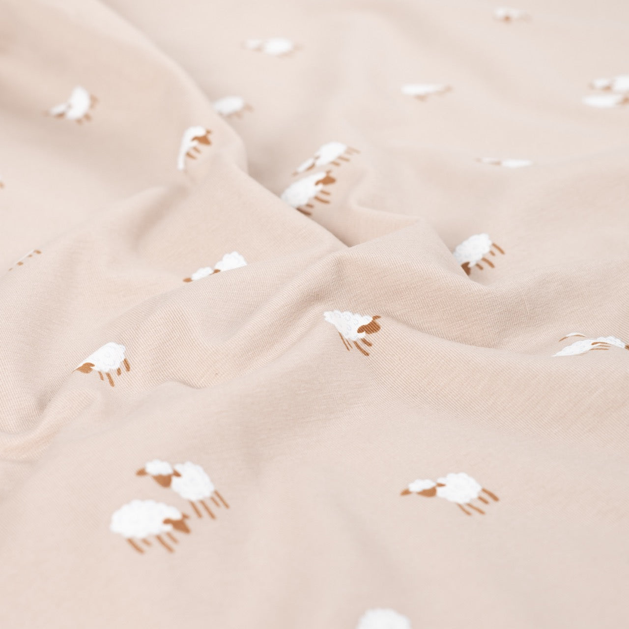 Single Jersey „Schäfchenwiese“ mit kleinen Schafen