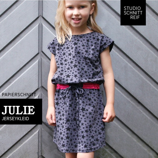 Papierschnittmuster für das Kinderkleid Julie von Studio Schnittreif.
