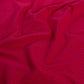 Jersey Stoff mit feinen roten 2,5 mm Streifen, gestrickt, weich und elastisch, ideal für T-Shirts, Kleider, Leggings und Kinderkleidung.