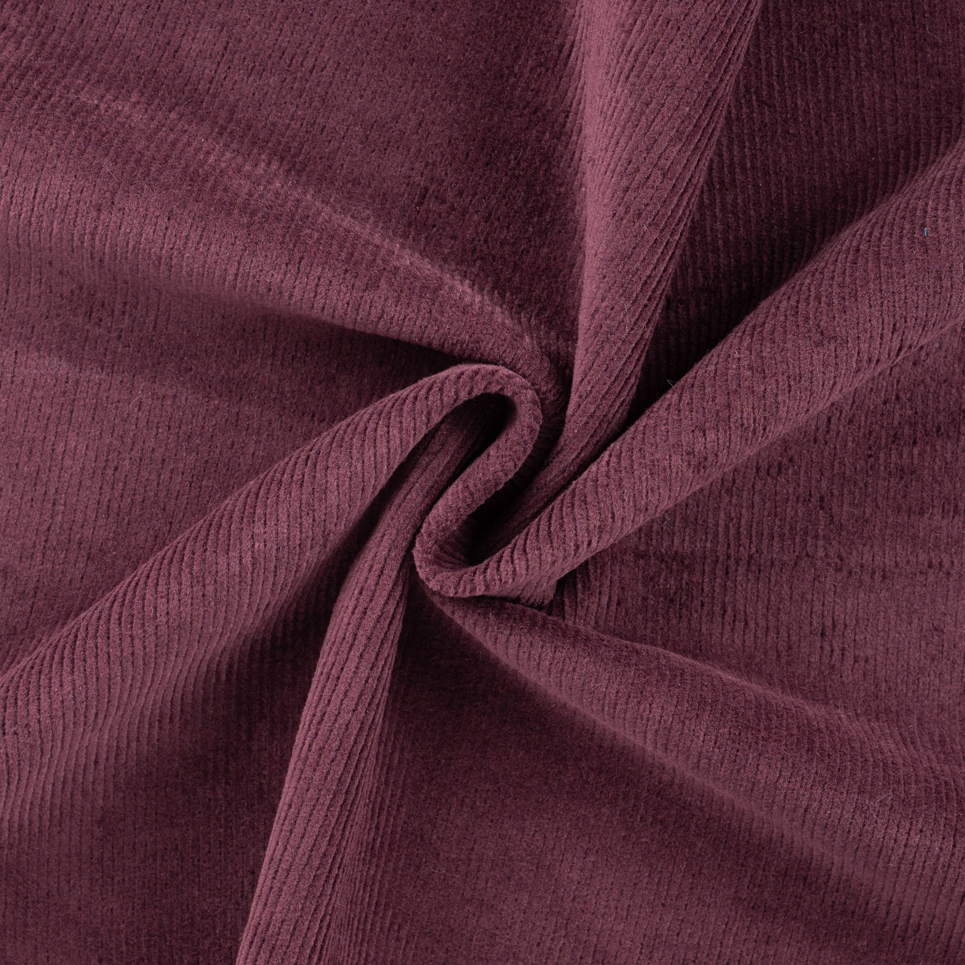 Gewaschener Breitcord Stoff, Baumwolle mit 3% Spandex, 320 g/m² – Farbe burgund – elastisch, weich und robust für Kleidung und Accessoires.