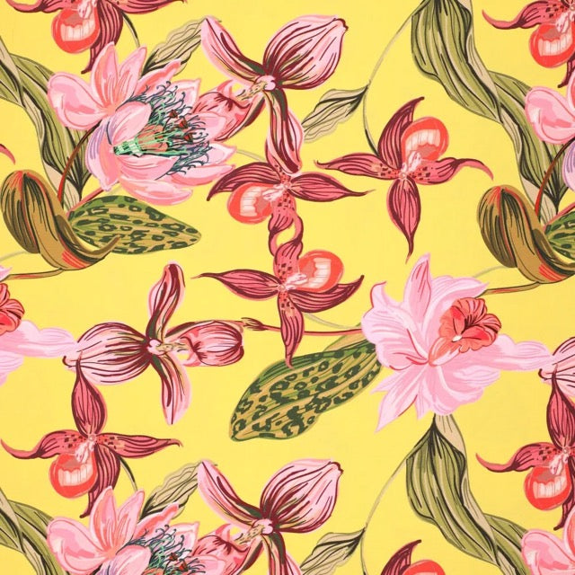 Viscose Twill Camiguin  gelb 140 cm breit mit Orchideen-Sommerprint – perfekt fallend für Röcke und Tops bei kikkomo.de