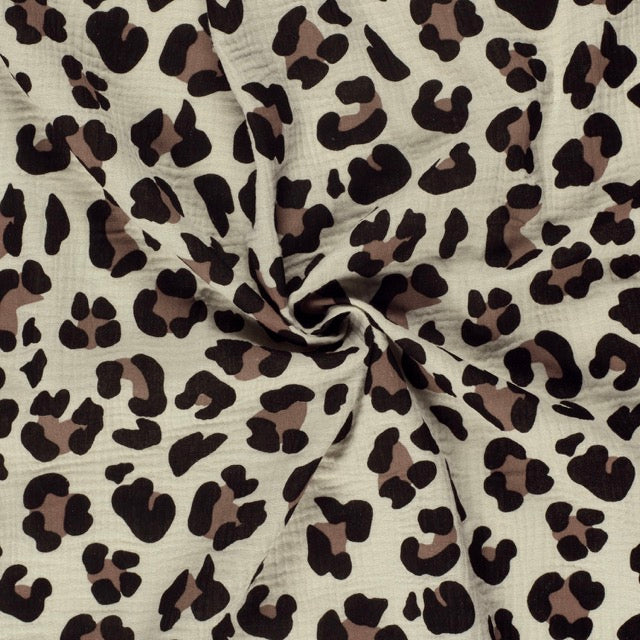 Musselin Leo Natur-Taupe – Baumwollstoff mit Leopardenmuster