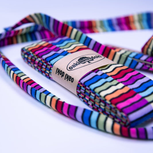 Oaki Doki Jersey Schrägband „Stripes Dunkel" – 3m-Coupon mit modernem Streifenmuster in dunklen Tönen & Schwarz. Vielseitig & kontrastreich.

