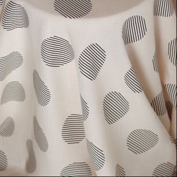 Viskose Punchline von Meet Milk – fließender Stoff für Kleider und Blusen