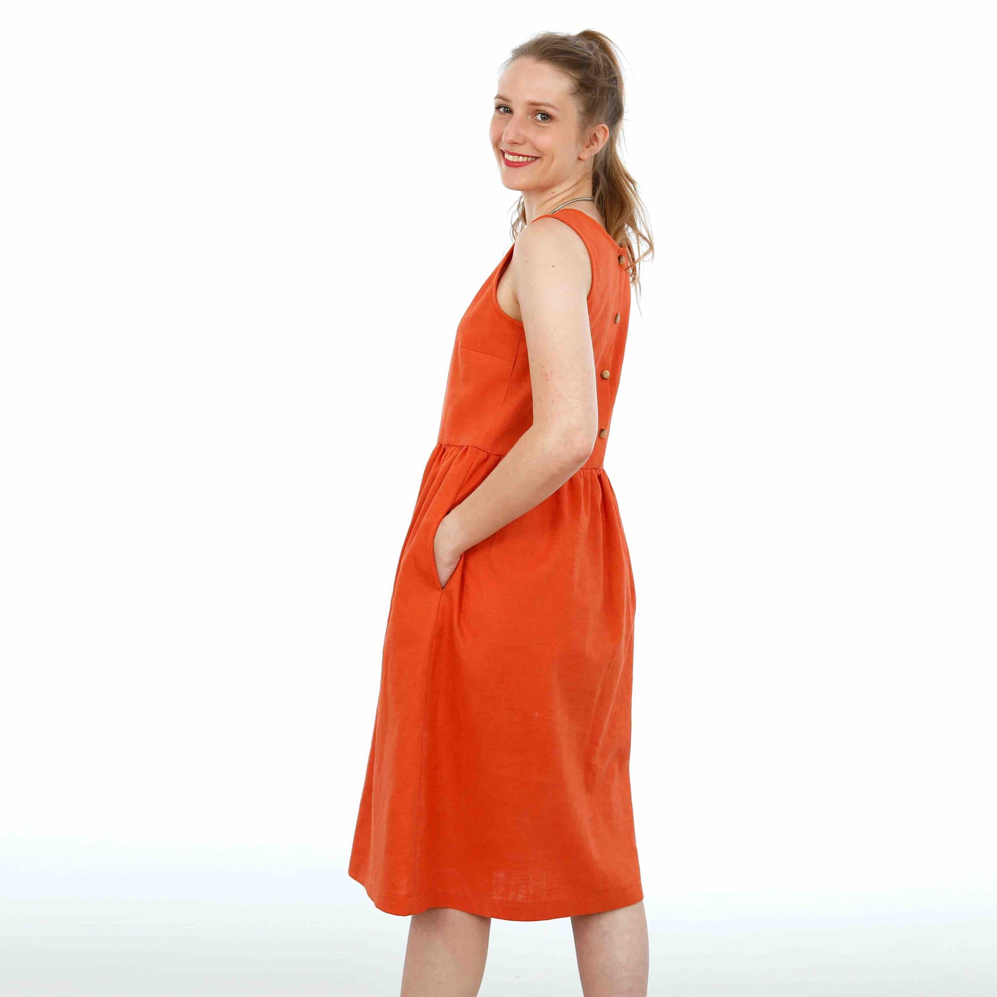 Papierschnittmuster einfaches Kleid aus Leinen oder Musselin Frau Adele