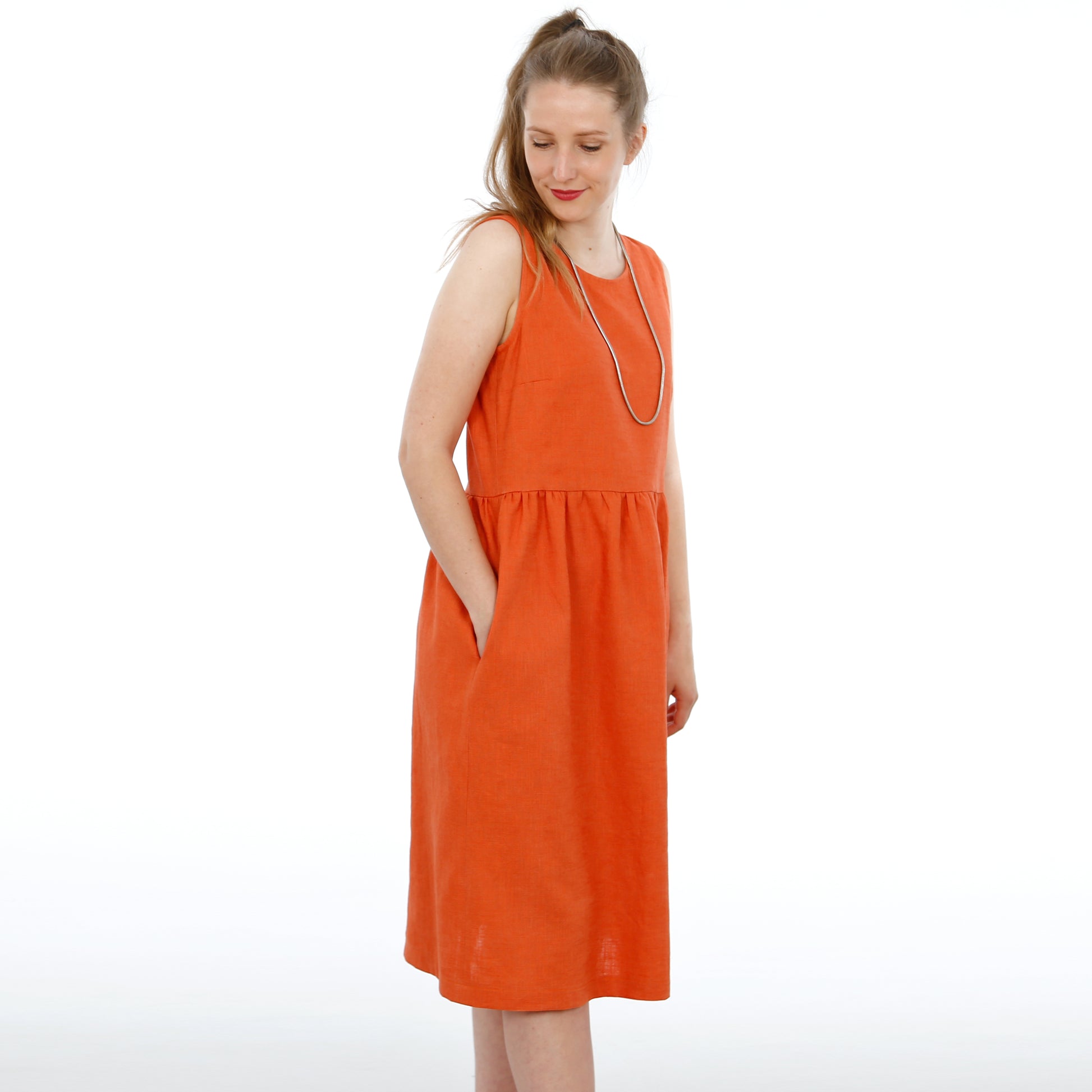 Papierschnittmuster einfaches Kleid aus Leinen oder Musselin Frau Adele