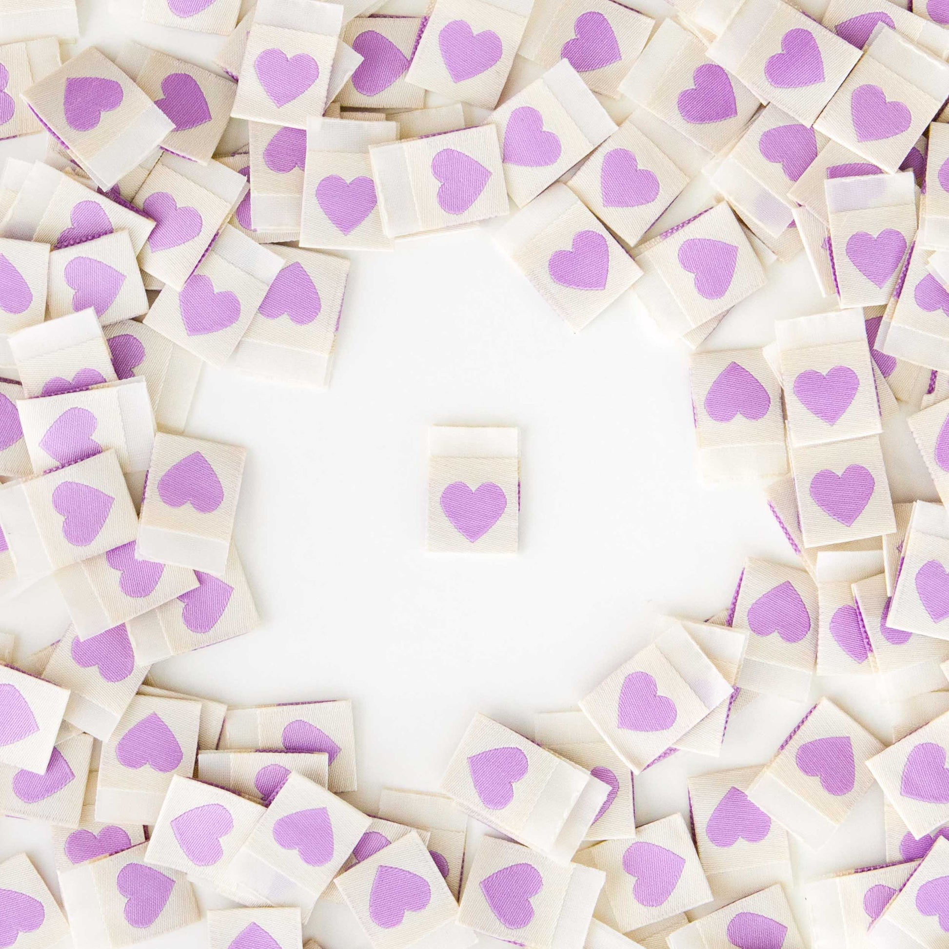 Webetiketten mit lila Herz von Sarah Hearts