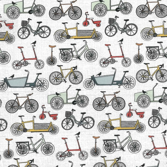 Baumwollstoff in Weiß mit buntem Fahrrad-Allover-Digitaldruck in Ocker, Rot, Mintgrün und Grau, Westfalenstoffe, Öko-Tex 100, 150cm breit.
