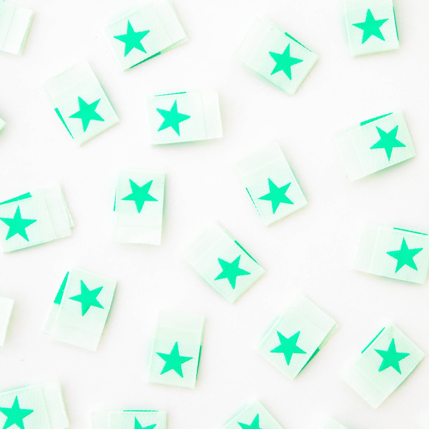 Mintgrüne Stern-Webetiketten von Sarah Hearts