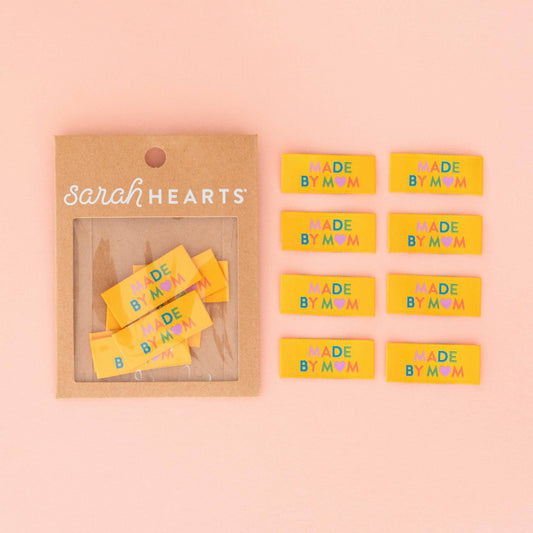 „Made by Mom“ Kleideretiketten von Sarah Hearts