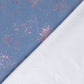 Vorder- und Rückseite des Stoffes: Sweat mit unregelmäßigen hellen und dunkleren Sprenkeln auf gedeckt blauem Grund.