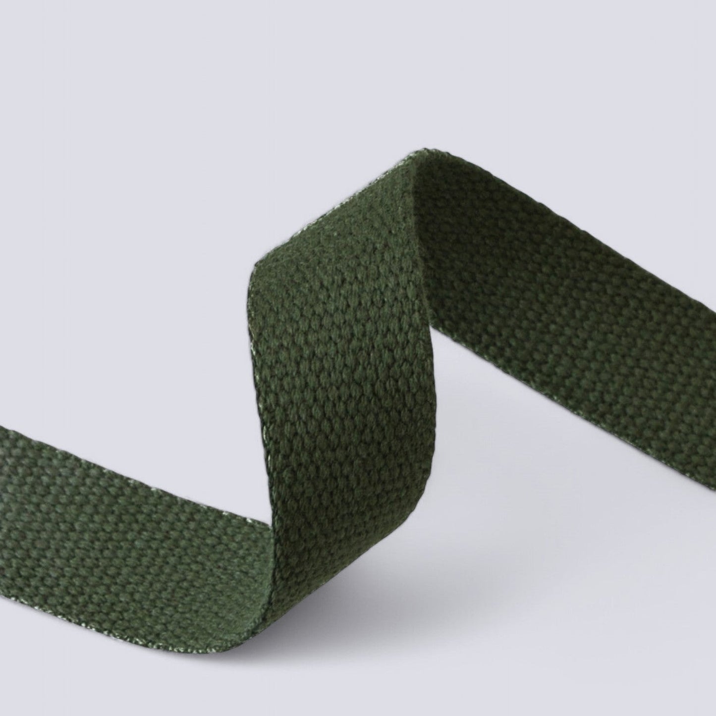 Stabiles Baumwollgurtband 4 cm – Uni green khaki, passend zu mind the MAKER Stoffen