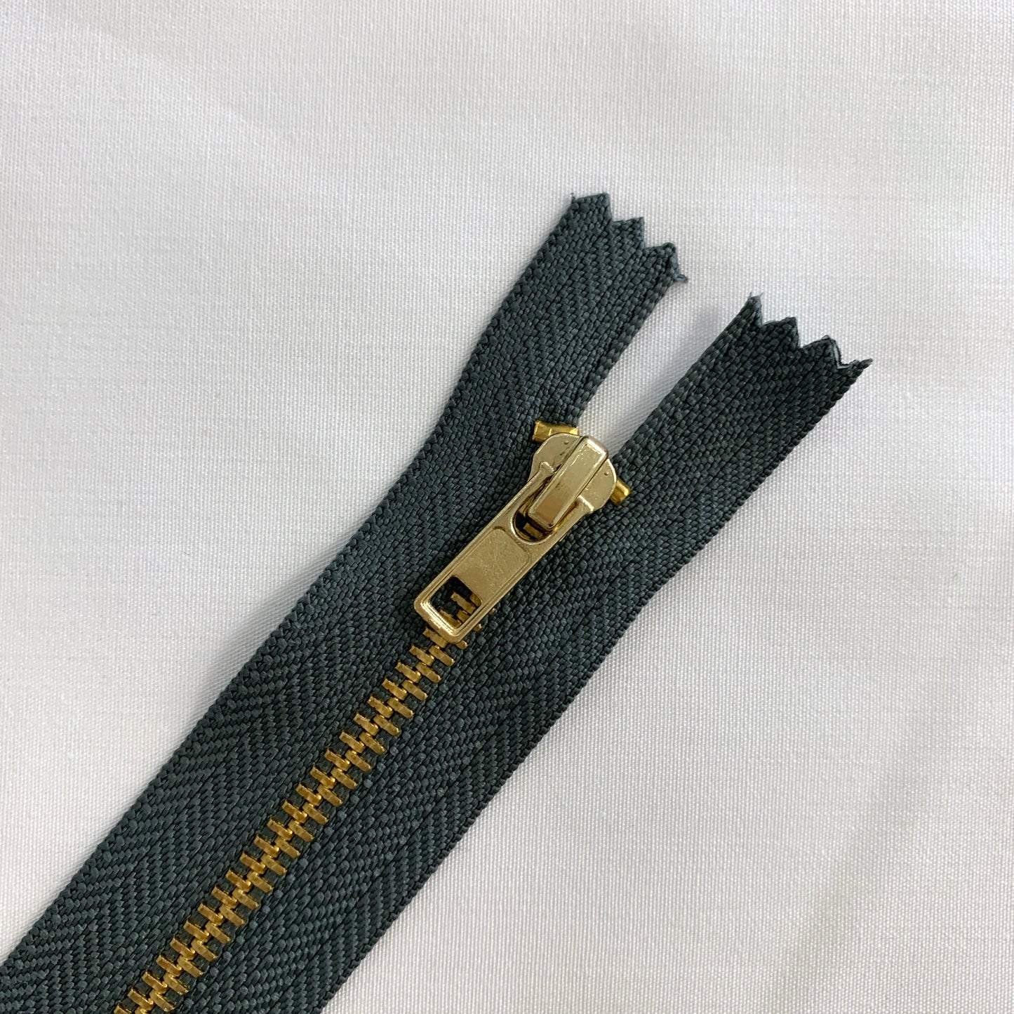 14 cm Reißverschluss metall messing grau